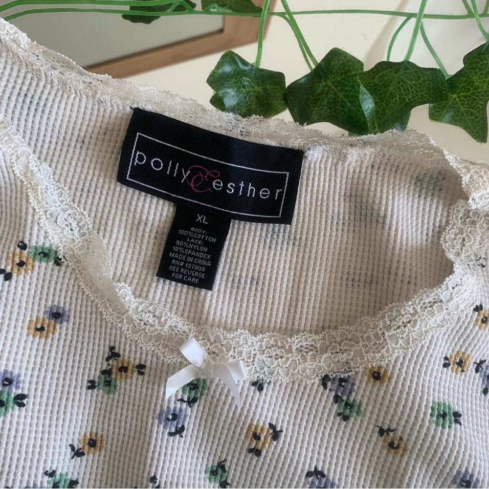 ♡ SOLD!! Polly & Esther Long Sleeve Flower Pattern | Size XL - Picture 5 of 6